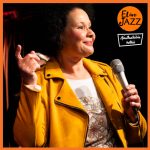 Laulaja Bianca Morales tulkitsee jazzstandardia